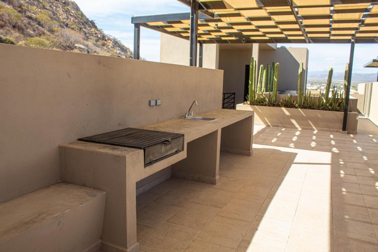 New W/rooftop Pool & View