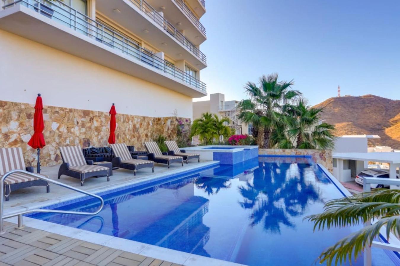 Ocean View, 2 Infinity Pools, Pedregal, Walkable