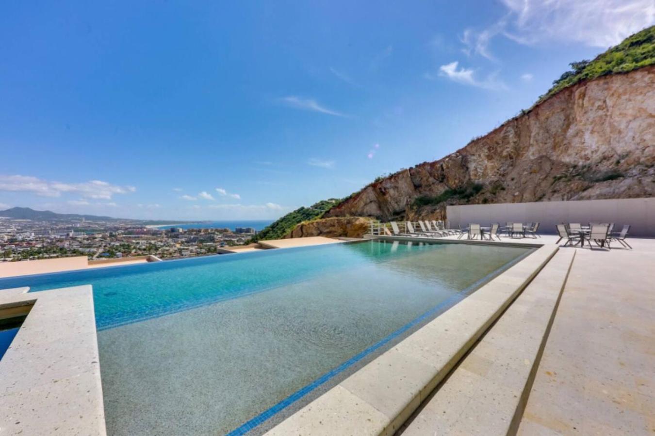 Ocean View, 2 Infinity Pools, Pedregal, Walkable