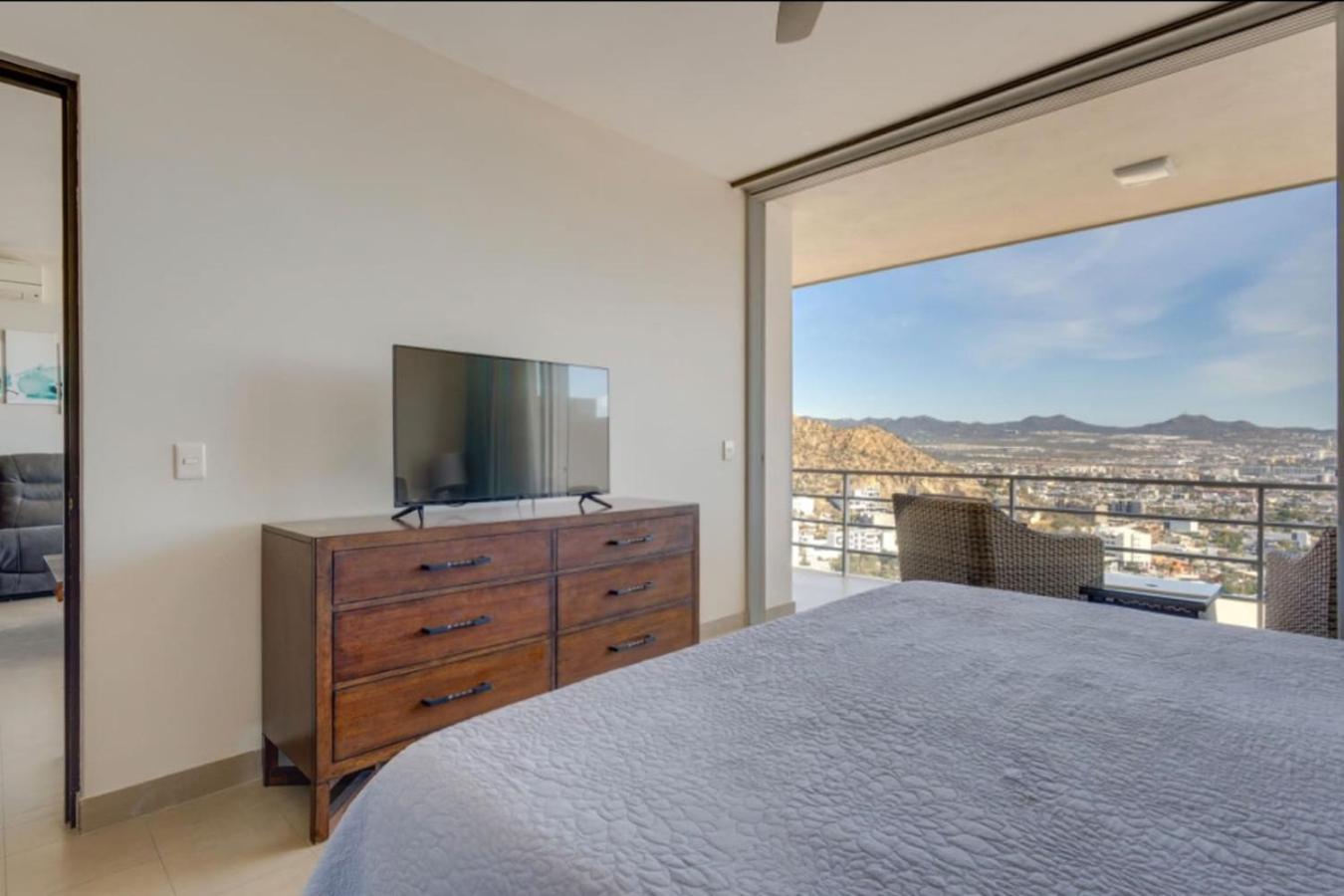 Ocean View, 2 Infinity Pools, Pedregal, Walkable Holiday home Cabo San Lucas