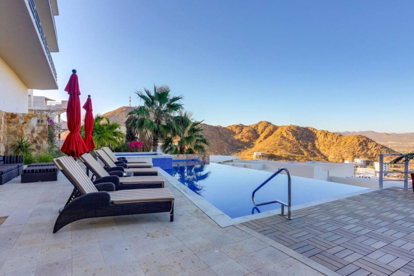 Ocean View, 2 Infinity Pools, Pedregal, Walkable