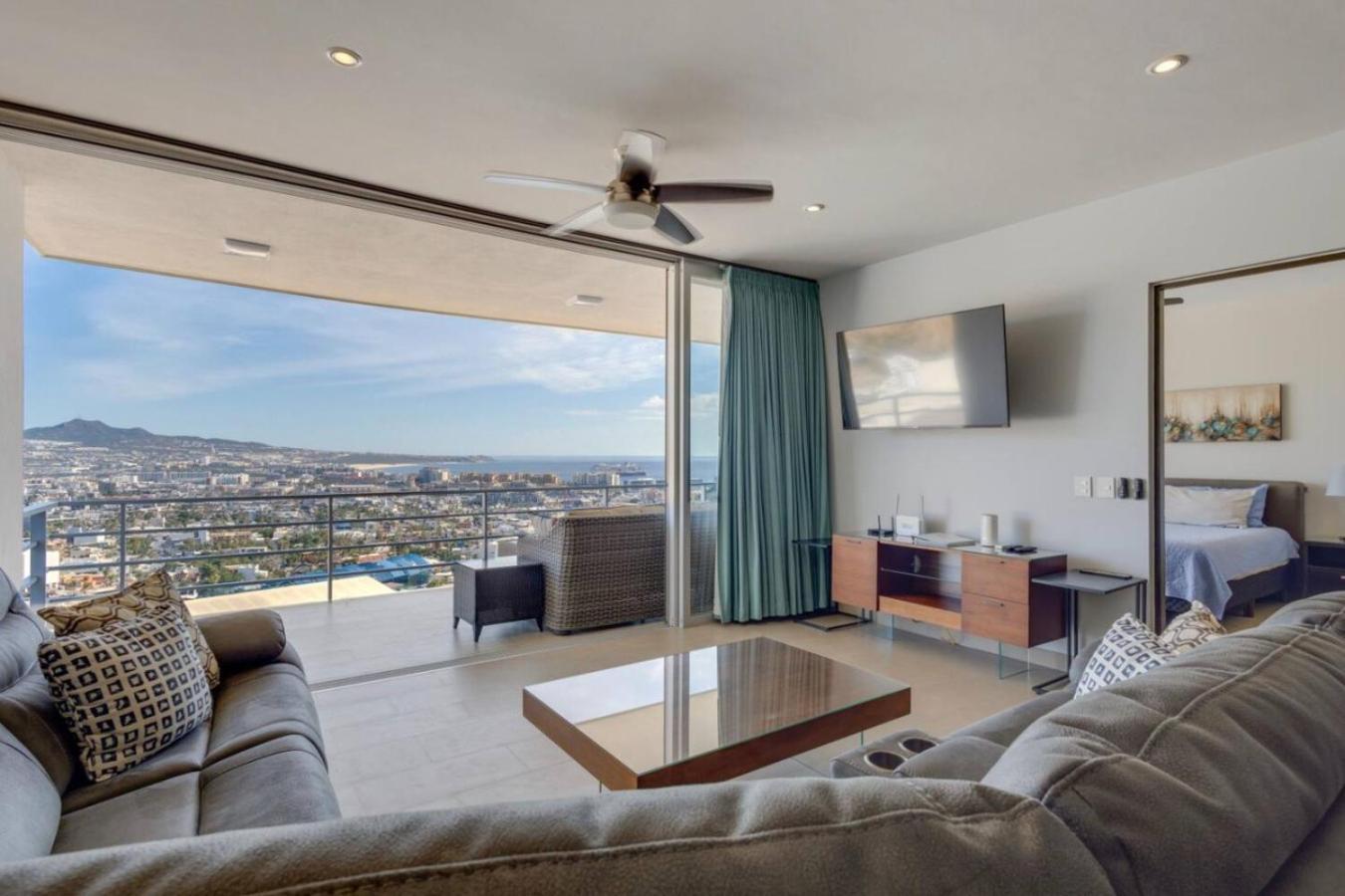 Holiday home Ocean View, 2 Infinity Pools, Pedregal, Walkable *