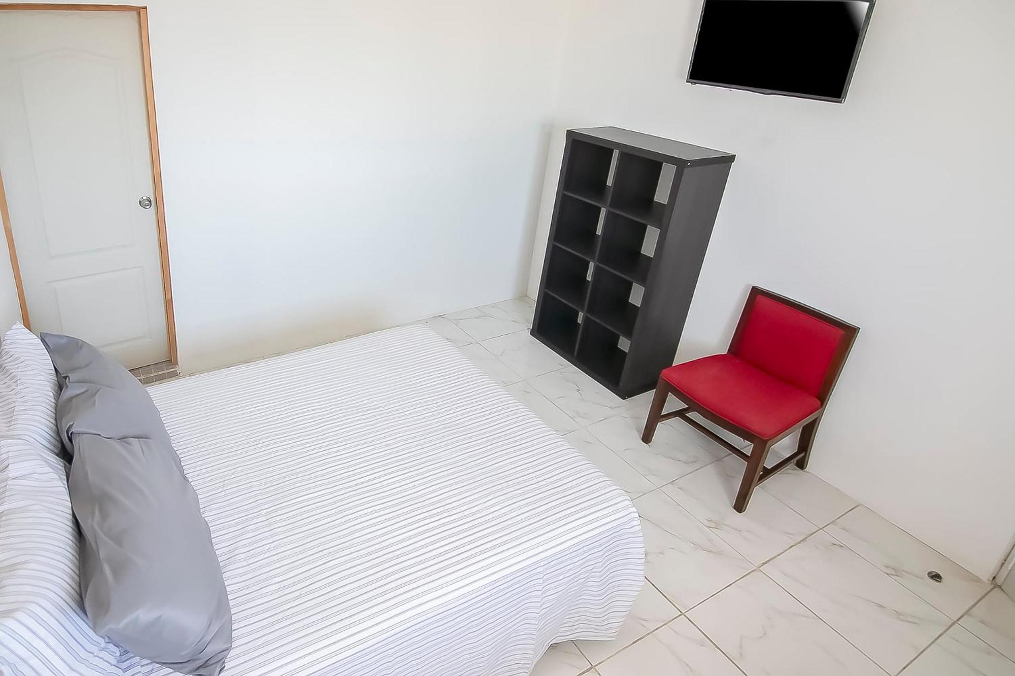 Hotel Oyo Plaza Torres, 4*