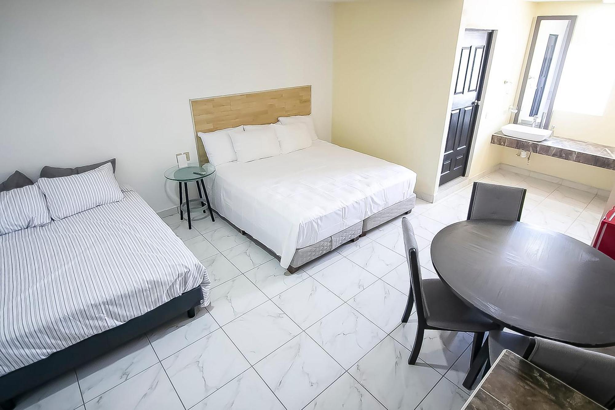 Oyo Plaza Torres, 4*